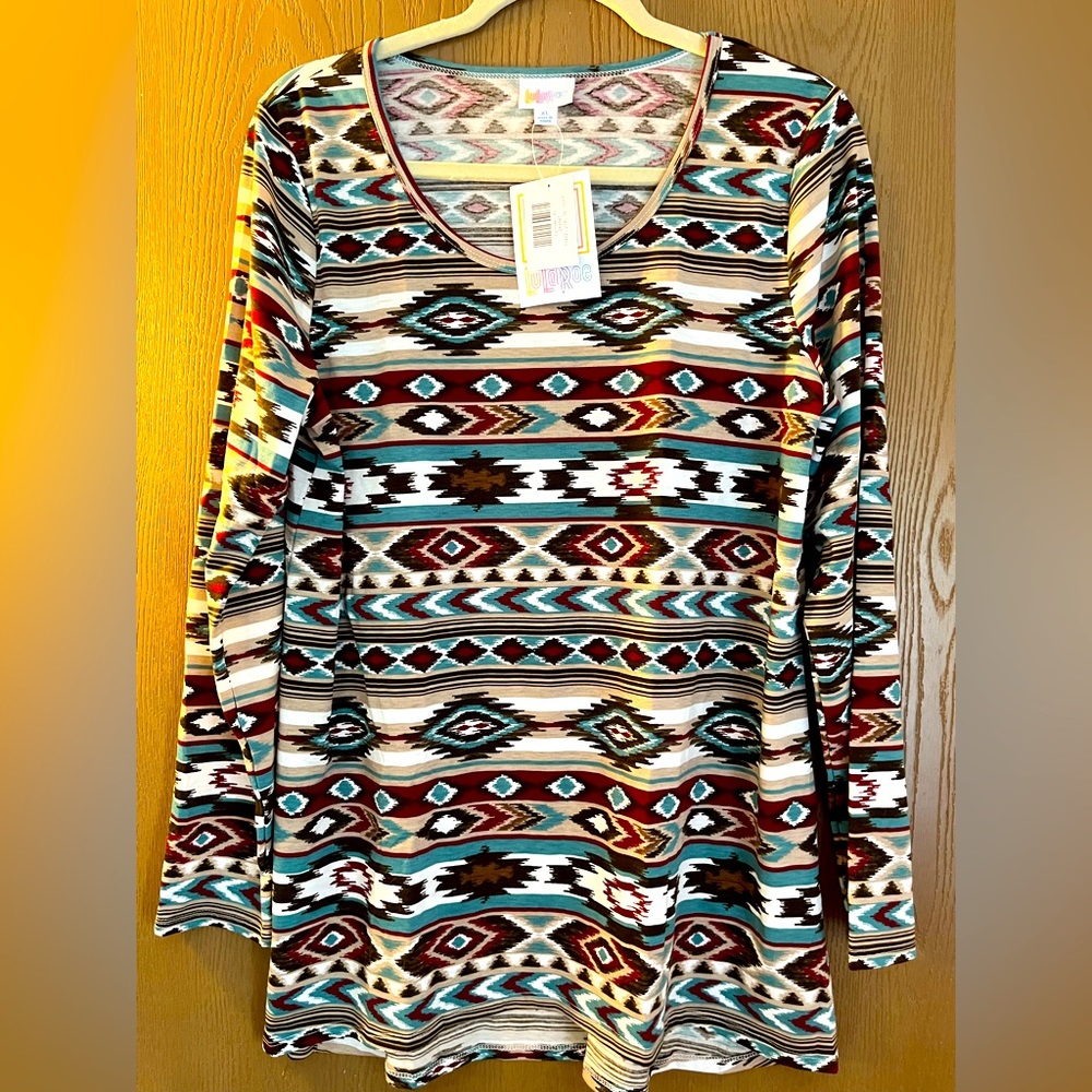 NWT LulaRoe Vintage Lynnae Aztec Top